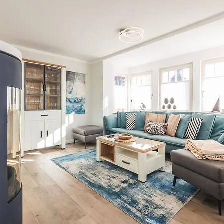 Haus Pinguin Holiday home Zingst
