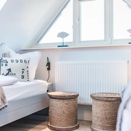 Holiday home Haus Pinguin Zingst